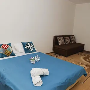 Reliablehouse 2-х комнатная квартира в центре Апартаменты